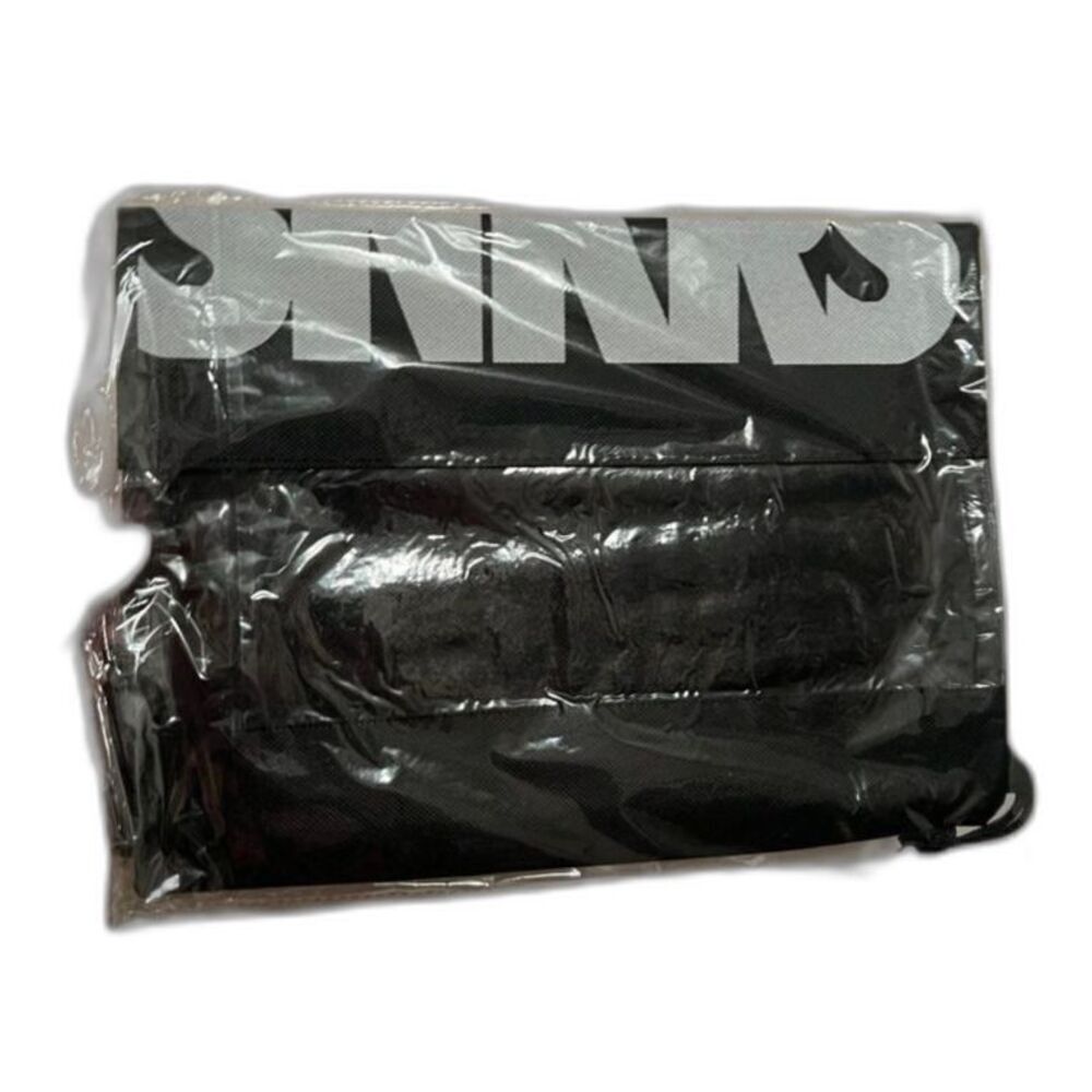NIB Unbranded Sneaker Travel Bag - Picture 2 of 3